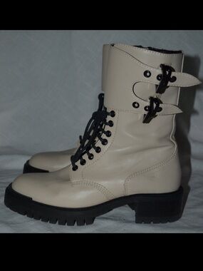 $890 Sz 37.5 7 Barbara Bui Beige Leather Black Trim Lace Up Mid Moto Boo…